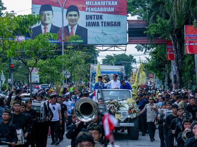 Potret Meriah Kampanye Luthfi-Taj Yasin Didampingi Jokowi di Grobogan-Blora