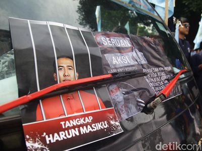 Aksi Massa Tuntut Harun Masiku Ditangkap