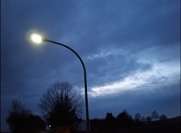 Häuser, Lampe, Wolken, Herbst