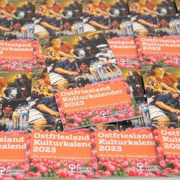 mehrere Ostfriesland Kulturkalender 2023