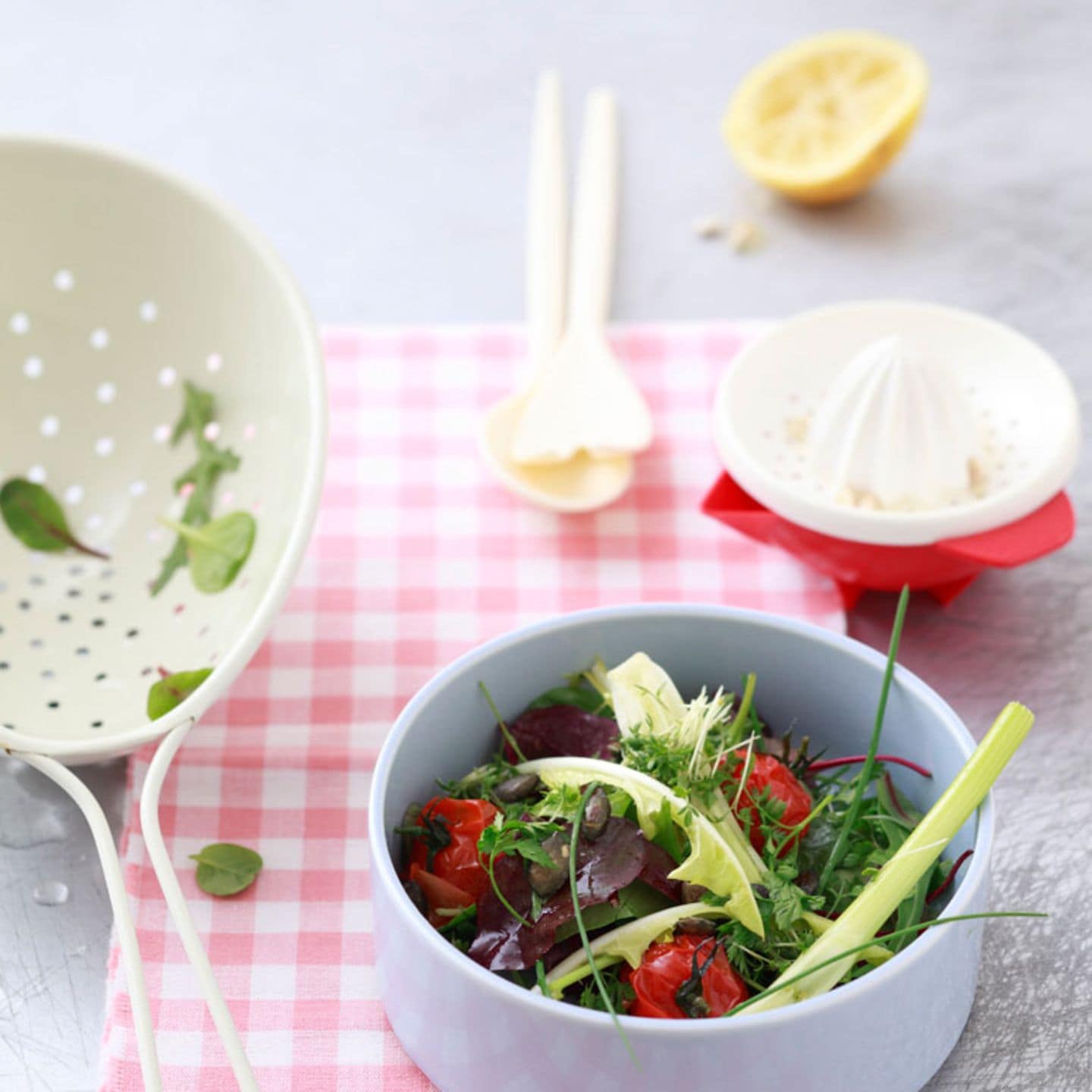 Rezept: Frühlings-Salat mit geschmolzenen Tomaten