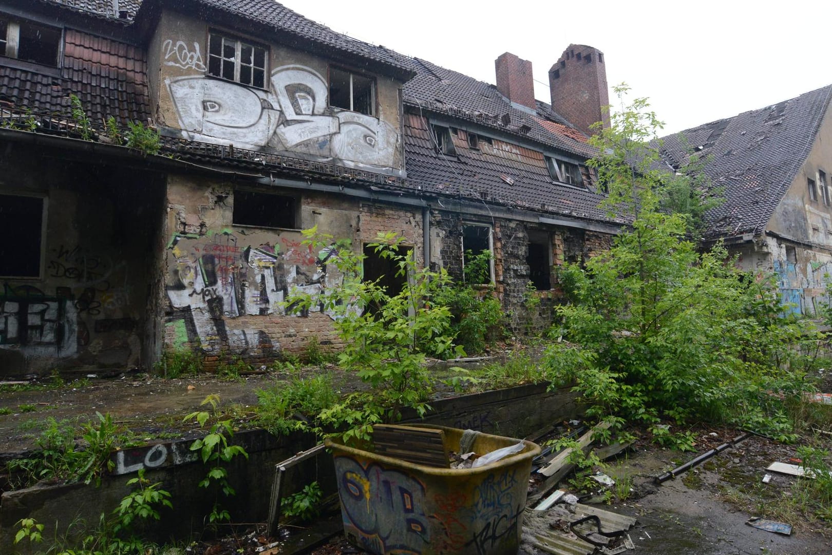 Das Kinderkrankenhaus in Weißensee: Seit 1997 steht das Gebäude leer und verfällt nach und nach.