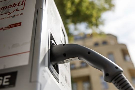 Elektroautos und Plug-in-Hybride: Bei den in 2021 bisher zugelassenen haben deutsche Hersteller die Nase vorne. (Symbolbild.)