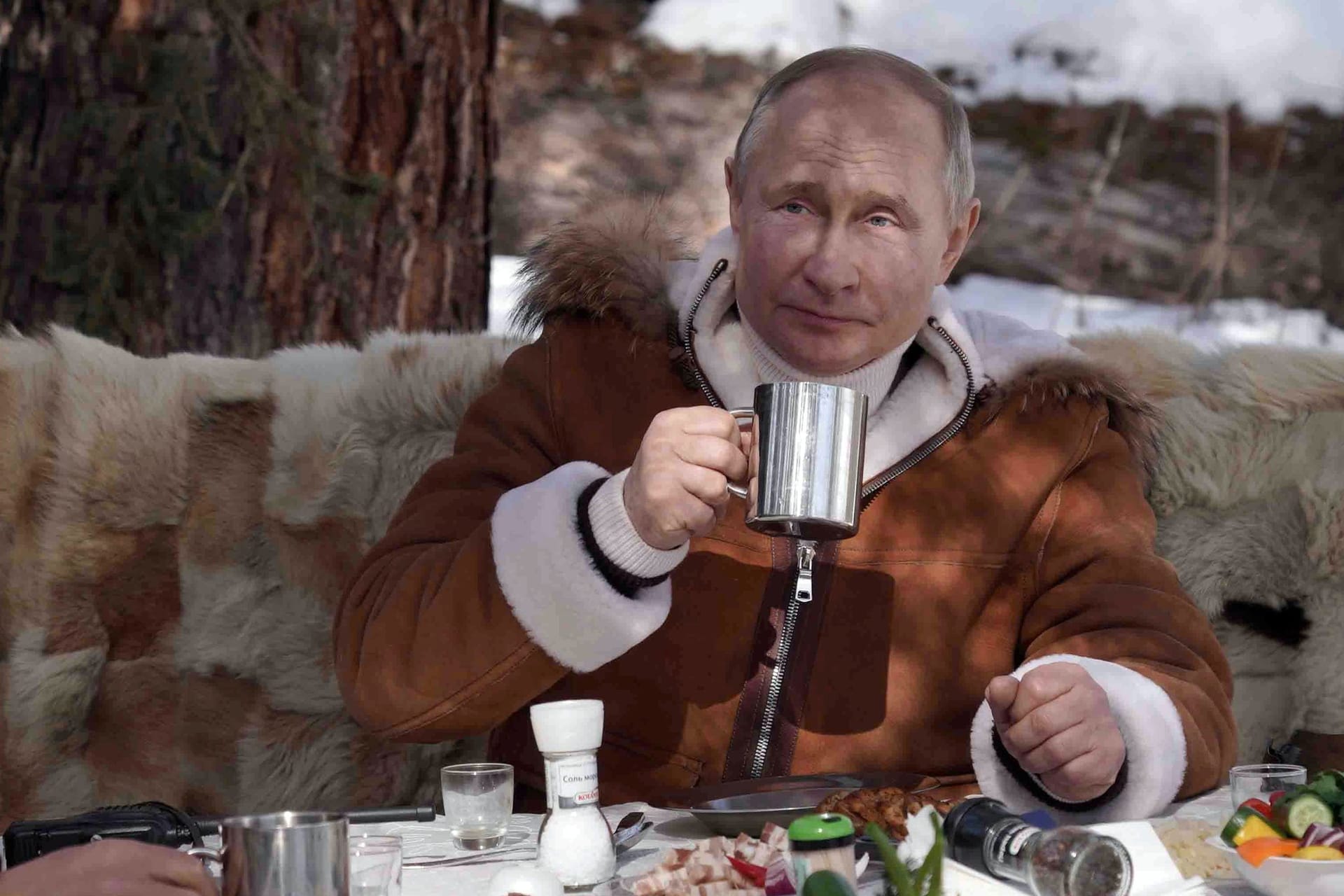 Wladimir Putin im Winterurlaub 2021 (Archivbild): Russland hat mit der Veröffentlichung der Bundeswehr-Leaks politische Debatten in Deutschland ausgelöst.