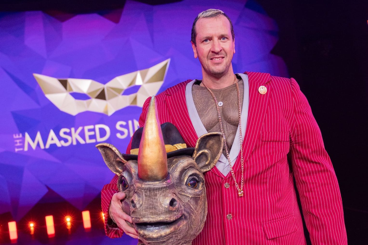 Pascal Hens, ehemaliger Handballspieler, steht als Figur "Das Nashorn" in der Prosieben-Show "The Masked Singer" auf der Bühne.