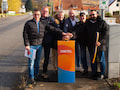 n Waldburg wurde das Glasfasernetz gemeinsam mit einem symbolischen Knopfdruck aktiviert (v. l. n. r.): Sascha Stck, stv. Bauamtsleiter Hessisch Lichtenau, Volker Witzel, Bauamtsleiter, Brgermeister Dirk Oetzel, Elmar Drefs, Projektleiter Kommunalvertrieb Goetel, und Ortsvorsteher Walburg Erhard Liebetrau sowie Arben Fetahaj, Bauleiter bei SF-Bau.