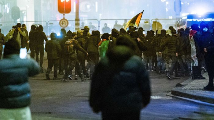 Nach Gewalttaten in Amsterdam: Gericht verurteilt fünf Männer wegen Gewalt gegen israelische Fußballfans