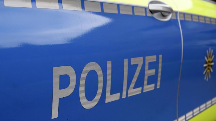 Stuttgart-Ost: Falsche Polizeibeamte erbeuten Goldmünzen - Zeugen gesucht