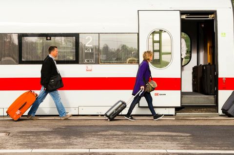 Tipps und Tricks: Bahn statt Auto: So finden Sie günstige Tickets für den Weihnachtsurlaub