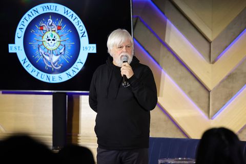 Ein Foto aus dem Jahr 2023: Paul Watson hält einen Vortrag über seine 2022 gegründete Captain Paul Watson Foundation 