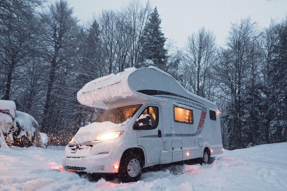 Wohnmobil im Schnee