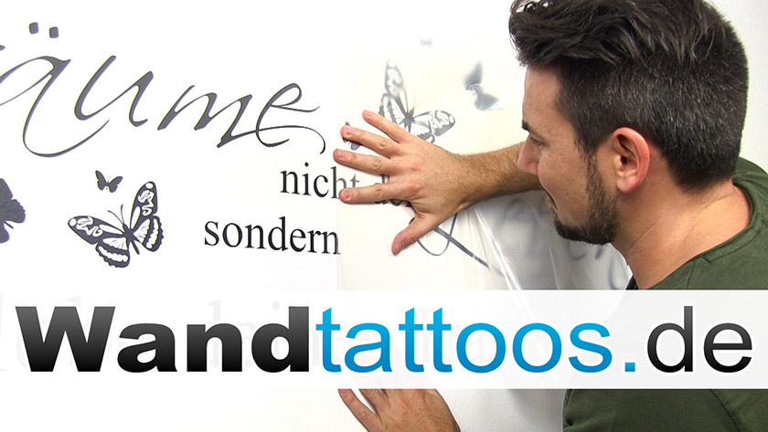 Wandtattoo anbringen