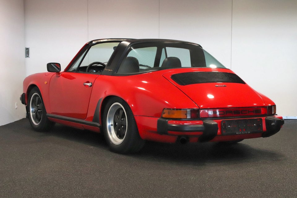 Porsche 911 Targa 2,7 Benzin modelår 1975 km 5000 Rød