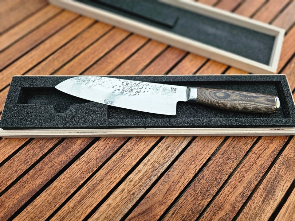 Santoku kniv, Kai Shun Premier