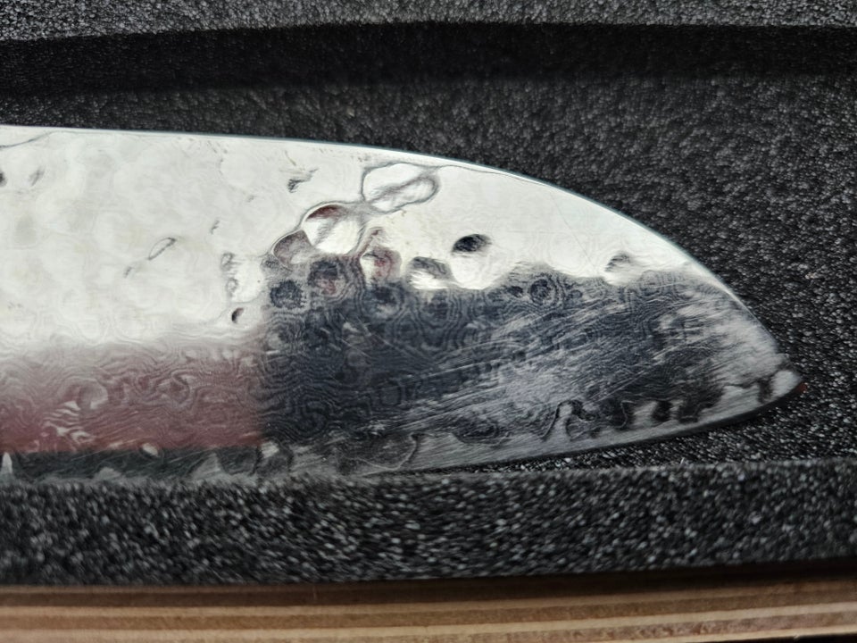 Santoku kniv, Kai Shun Premier