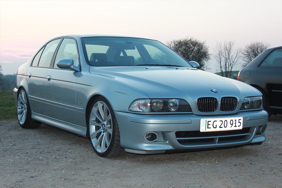 BMW E39 540i (M5 LOOK) billede 1