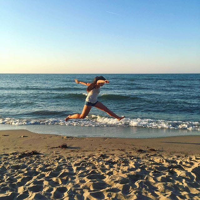 Waarschijnlijk wordt het deze zomer aan de Duitse stranden wat drukker dan de afgelopen jaren. Maar als je op zoek bent naar een rustig plekje aan zee hebben we een insidertip: Probeer het eens aan de Oostzee in Schwedeneck! 🌊🦀🌞⛱️ #vreugdesprongetje #strandvakantie #zininvakantie #zinin #reisinspiratie #oostzee #vakantieaanzee #duitsland #sleeswijkholstein  #vakantie #zomervakantie #geluksgevoel #genieten #aanrader #mooieplek #zomer2020 #schwedeneck