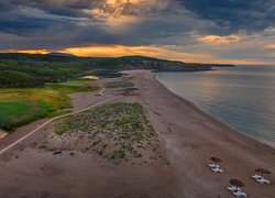 Leżaki na plaży Veleka Beach w Bułgarii