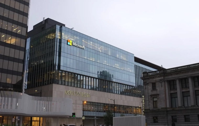 Microsoft uzyskuje wycenę 2 bln dolarów. Wyżej tylko Apple i złoto