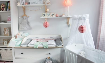 Wickelkommode Babyzimmer Babybett Himmel