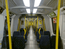 an empty subway car with a sign that says mot kungsstridgarden