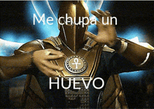 a picture of a man in a helmet with the words me chupa un huevo written on it