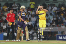 a man in a yellow jersey with aircel on it