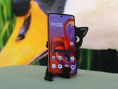 Motorola Edge 50 Neo akıllı telefon incelemesi - Kompakt mı yoksa büyük ekran mı? Bu telefon her ikisini de yapabiliyor.