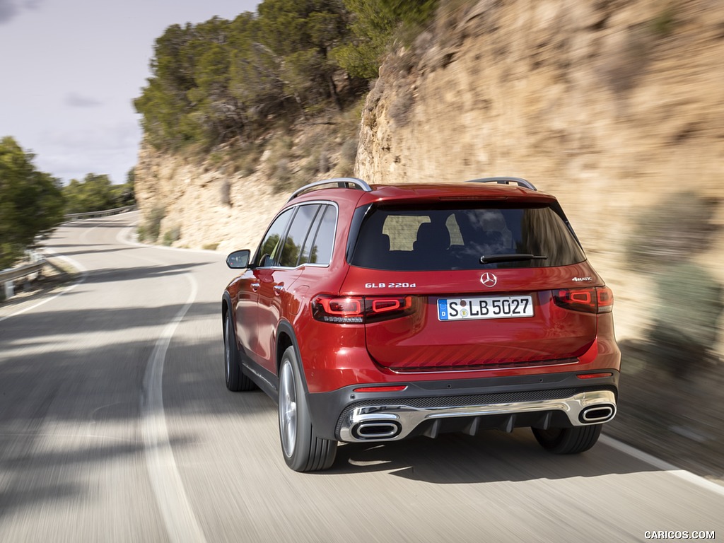 2020 Mercedes-Benz GLB 220 d 4 MATIC (Color: Designo Patagonia Red Metallic) - Rear Three-Quarter