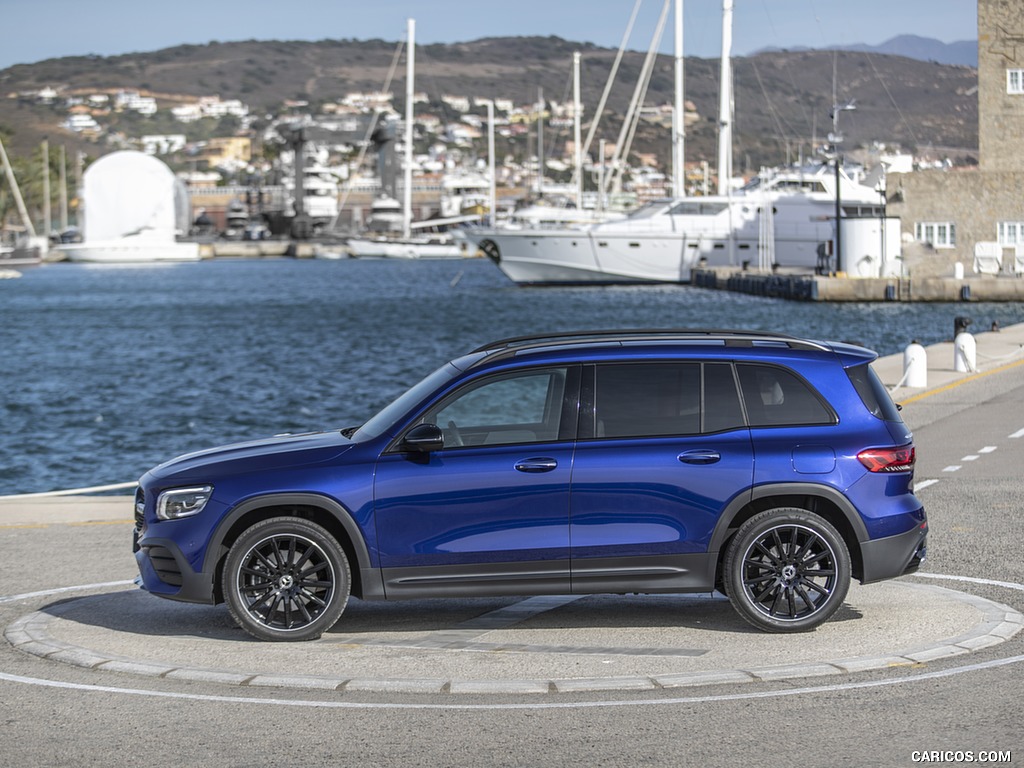 2020 Mercedes-Benz GLB 220 d 4MATIC (Color: Galaxy Blue Metallic) - Side