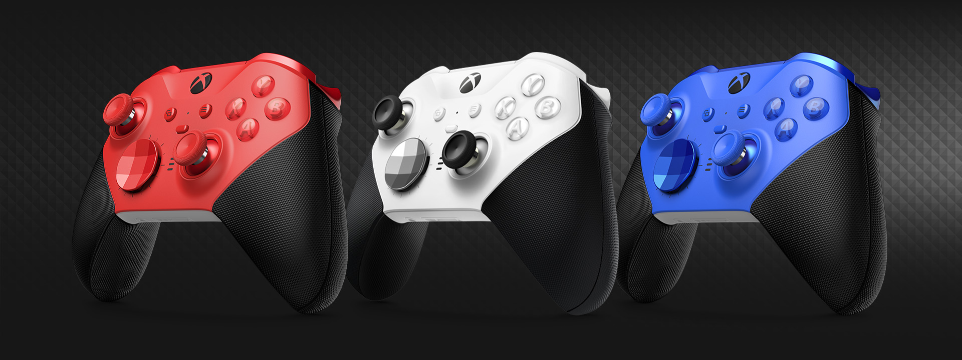 Eine Aufreihung der Xbox Elite Wireless Controller Series 2 – Core, in den Farben Rot, Weiß und Blau.