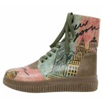 Bunte Boots mit schönen Motiven und kreativen...