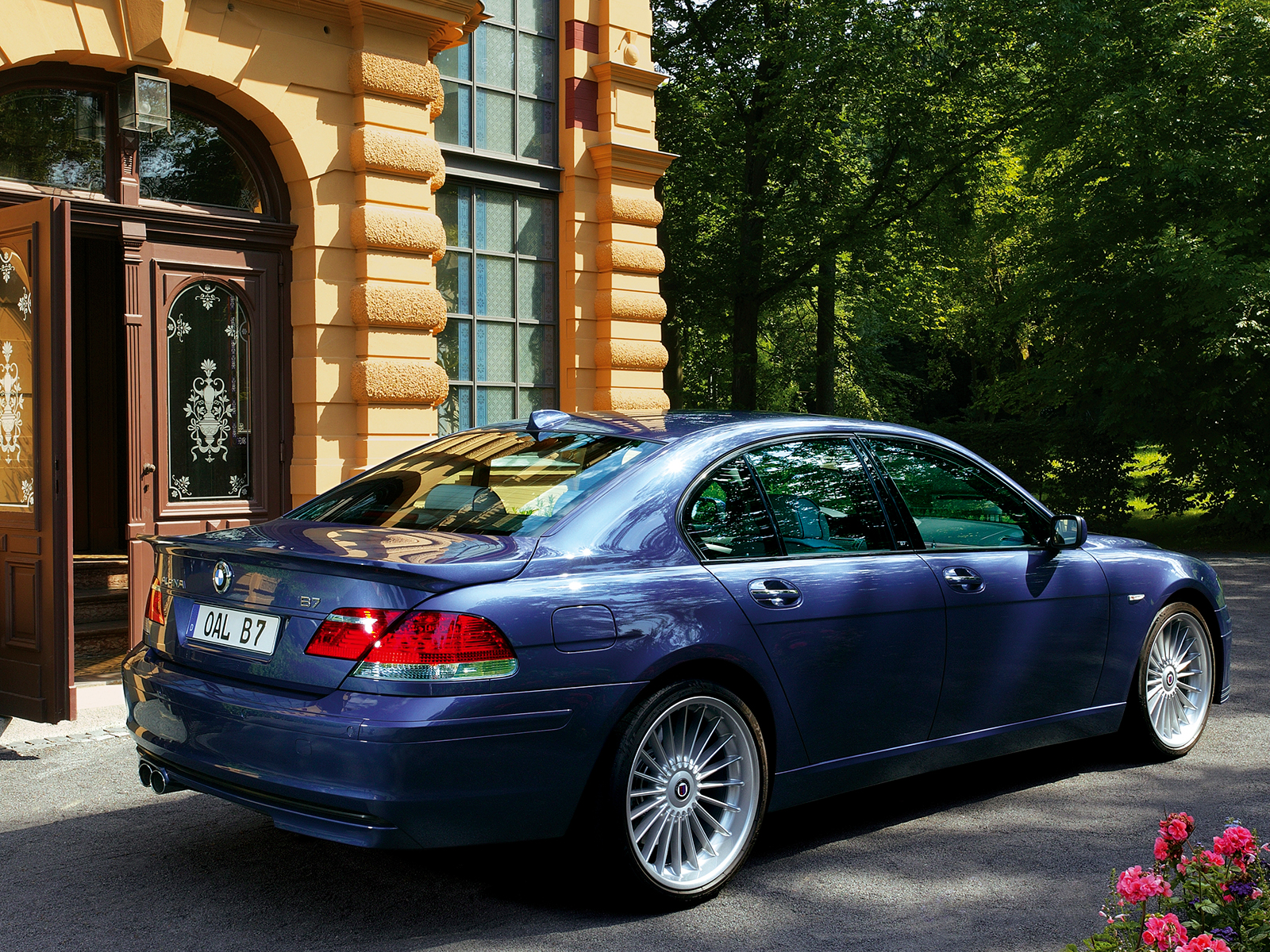 VIDEO: Watch an E65 ALPINA B7 Get an Unbelievable Detail