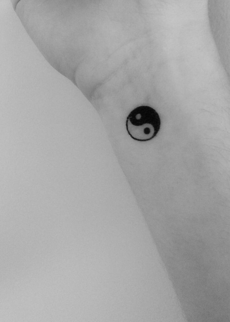 Ying Yang | Yin yang tattoos, Ying yang tattoo, Hand tattoos