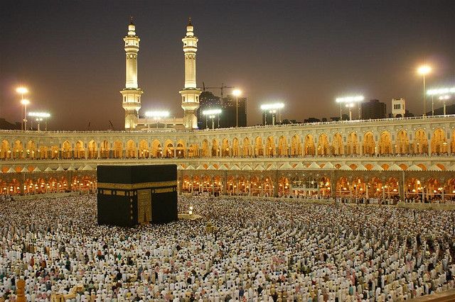 Makkah - Kaaba at Night I wanna really really really go here!InshAllah!