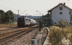 Eiswürmer und ihr Biwak vor dem Tunnel