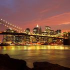 New York Brooklyn Bridge bei Nacht