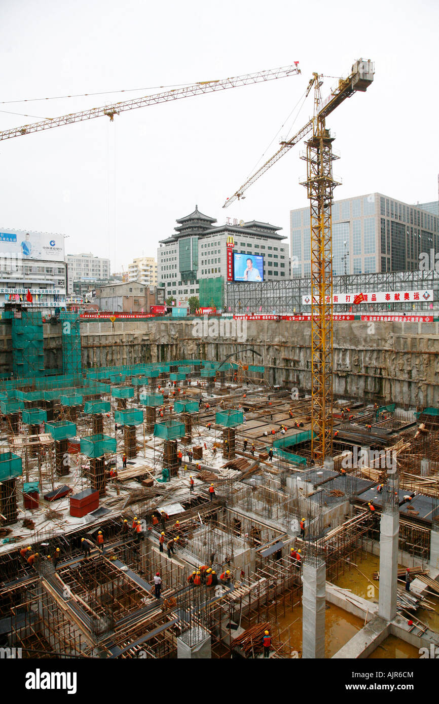 People working at a construction site Beijing China Stock Photo