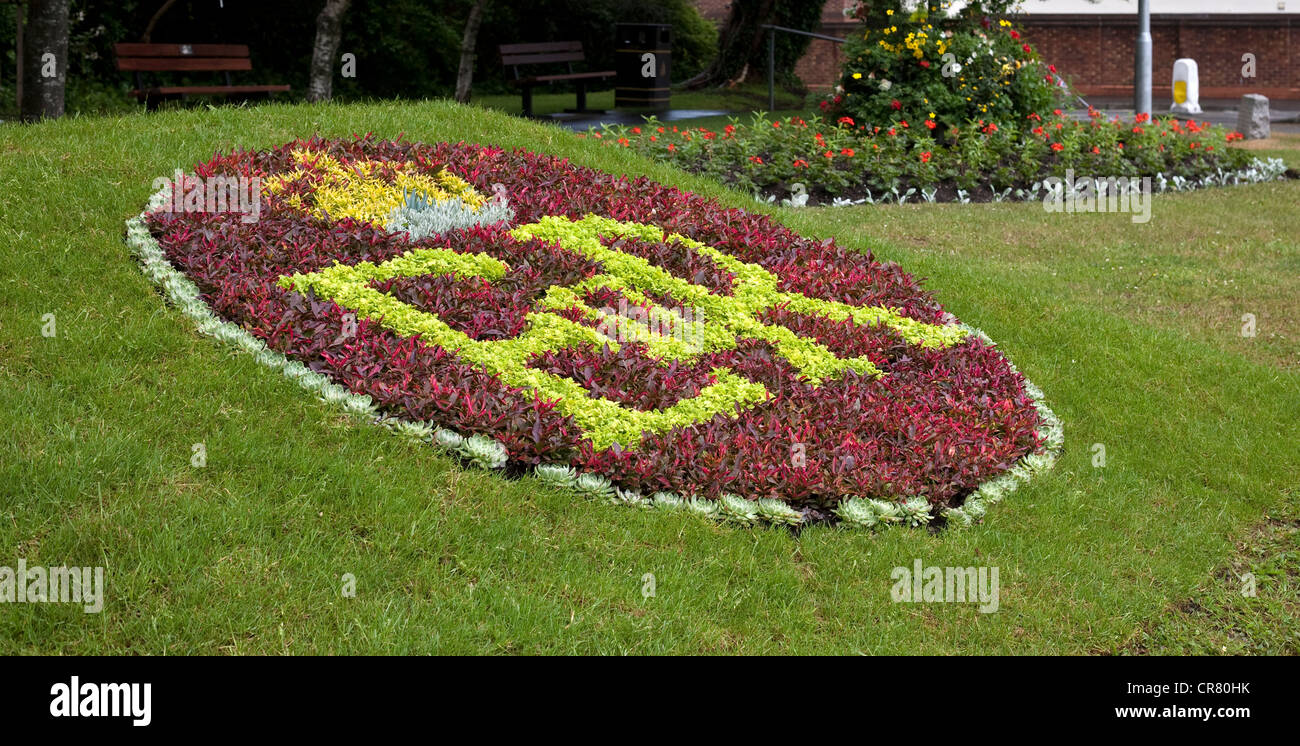 royal emblem in flowers a floral tribute to 60 years on the throne Stock Photo