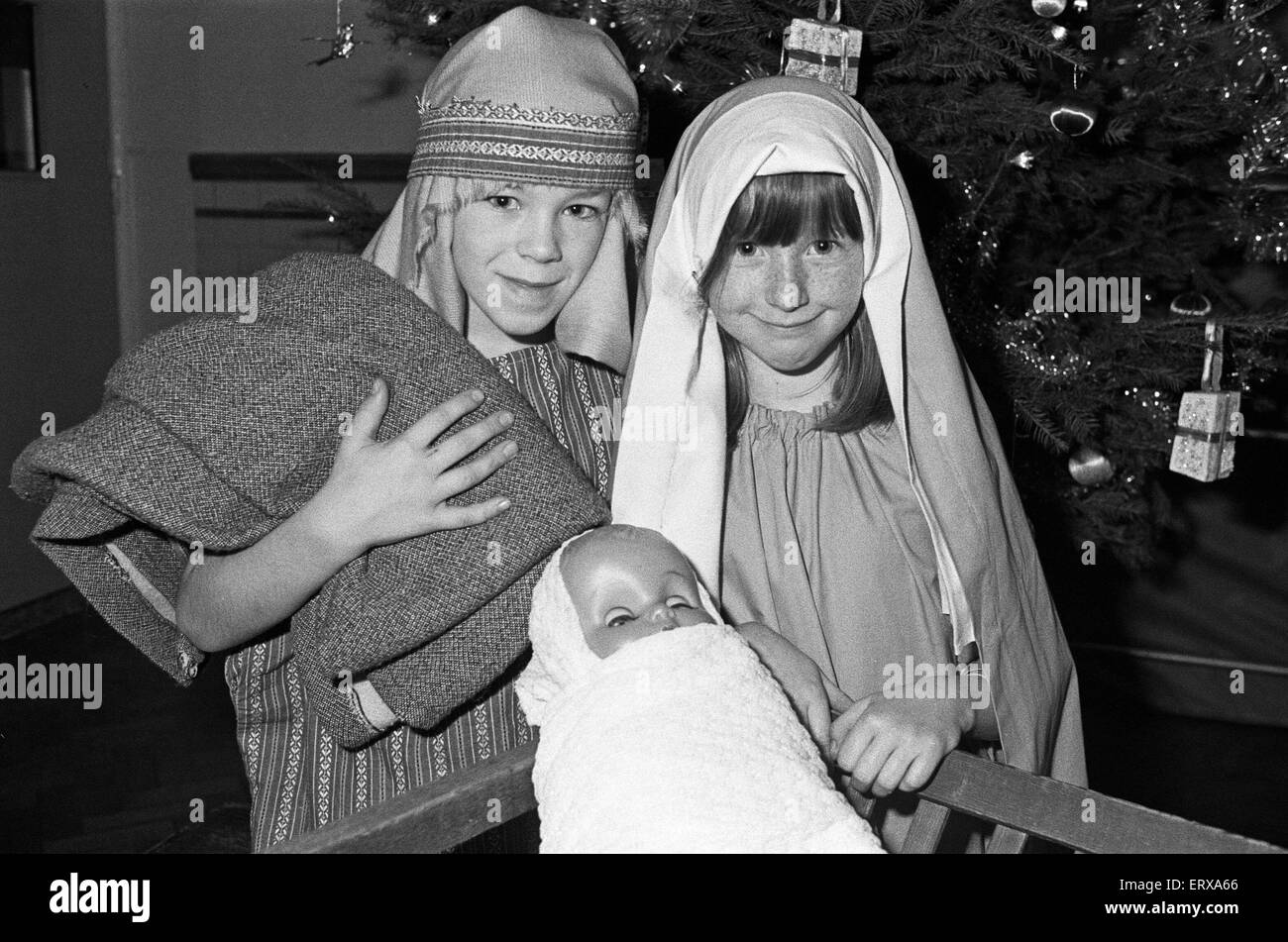 Hopton First and Nursery school nativity -  picture of Mary and Joseph and baby Jesus. 17th December 1985. Stock Photo