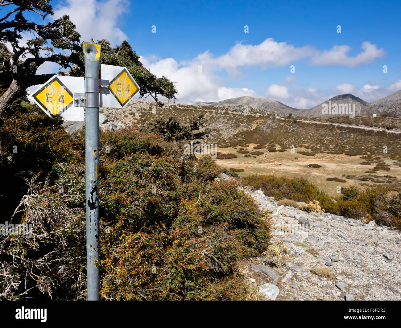 E4 Europäischer Fernwanderweg in der Nähe der Kallergi Hütte Stock Photo