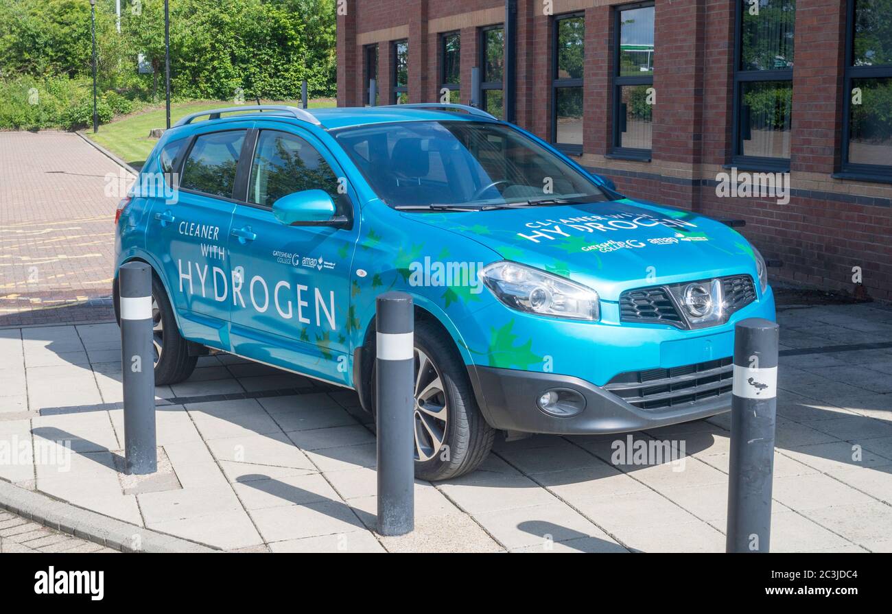 Nissan Qashqai Auto angepasst, um eine Mischung aus Wasserstoff und Benzin zu verbrennen, Universität Sunderland, England, Großbritannien Stockfoto