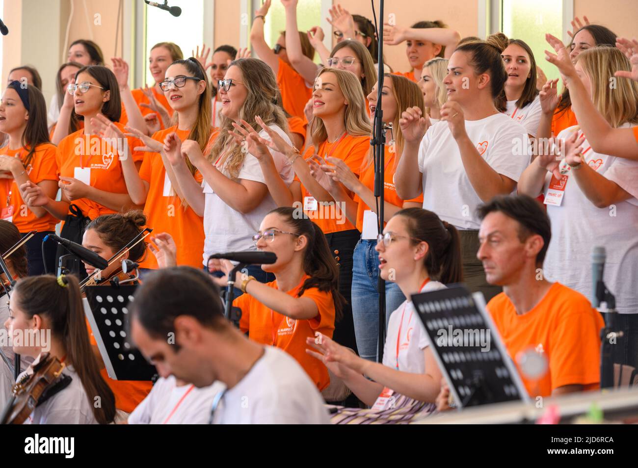 Der Chor des Mladifest 2021 Singen – das Jugendfest in Medjugorje. Stockfoto