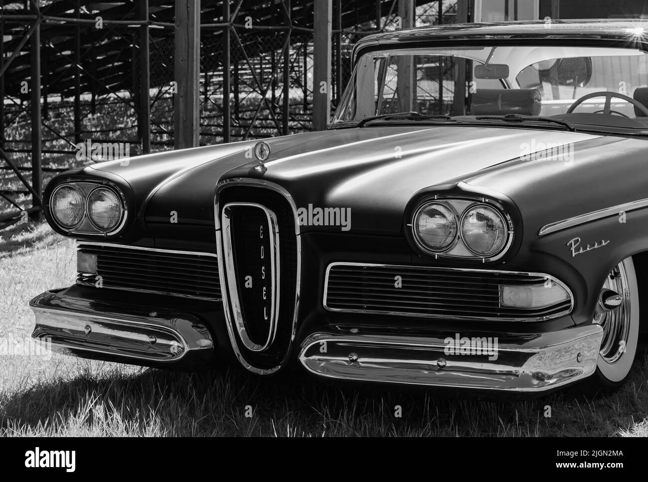 Vintage Ford Edsel Pacer auf der Classic Car Show. Edsel Pacer Cabrio, 1958. Straßenfoto, niemand, selektiver Fokus, Editorial-Juli 1 Stockfoto