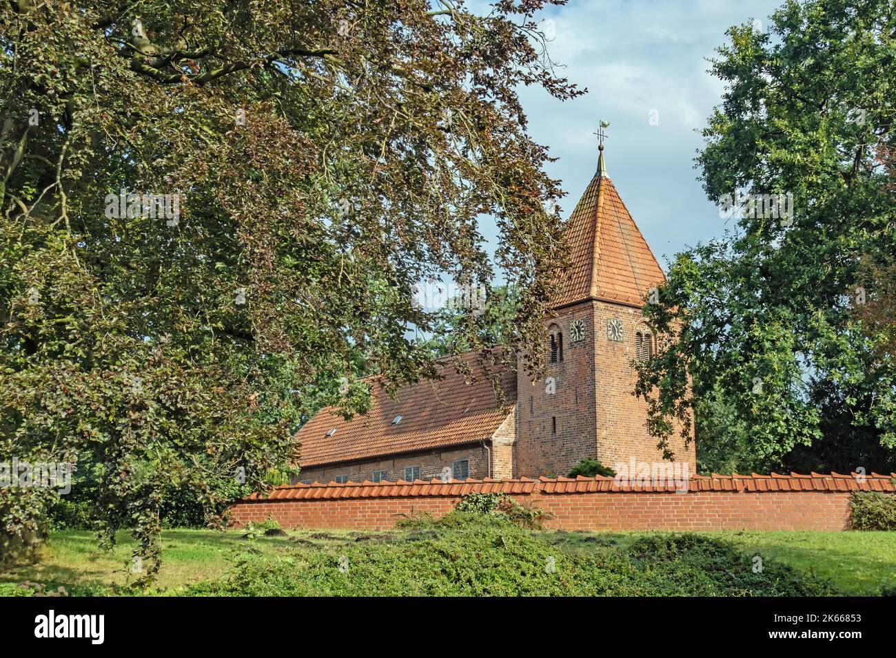 Außenansicht der Evangelischen Kirche Wasserhorst im Stadtteil Blockland der Stadt Bremen Stockfoto