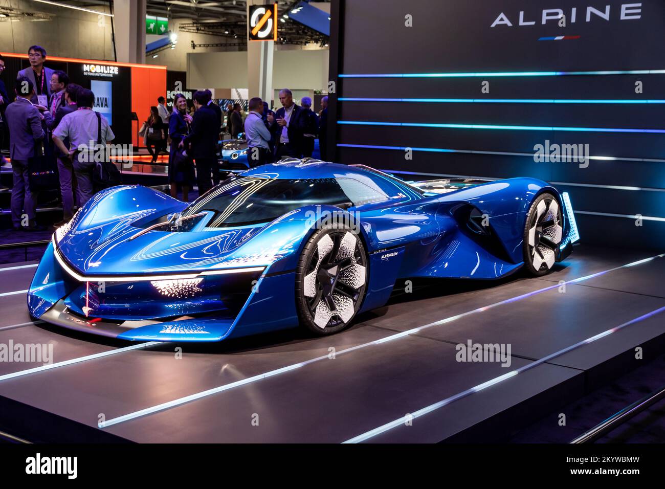 Alpine Alpenglow Wasserstoffsportwagen auf dem Pariser Automobilsalon, Frankreich - 17. Oktober 2022. Stockfoto