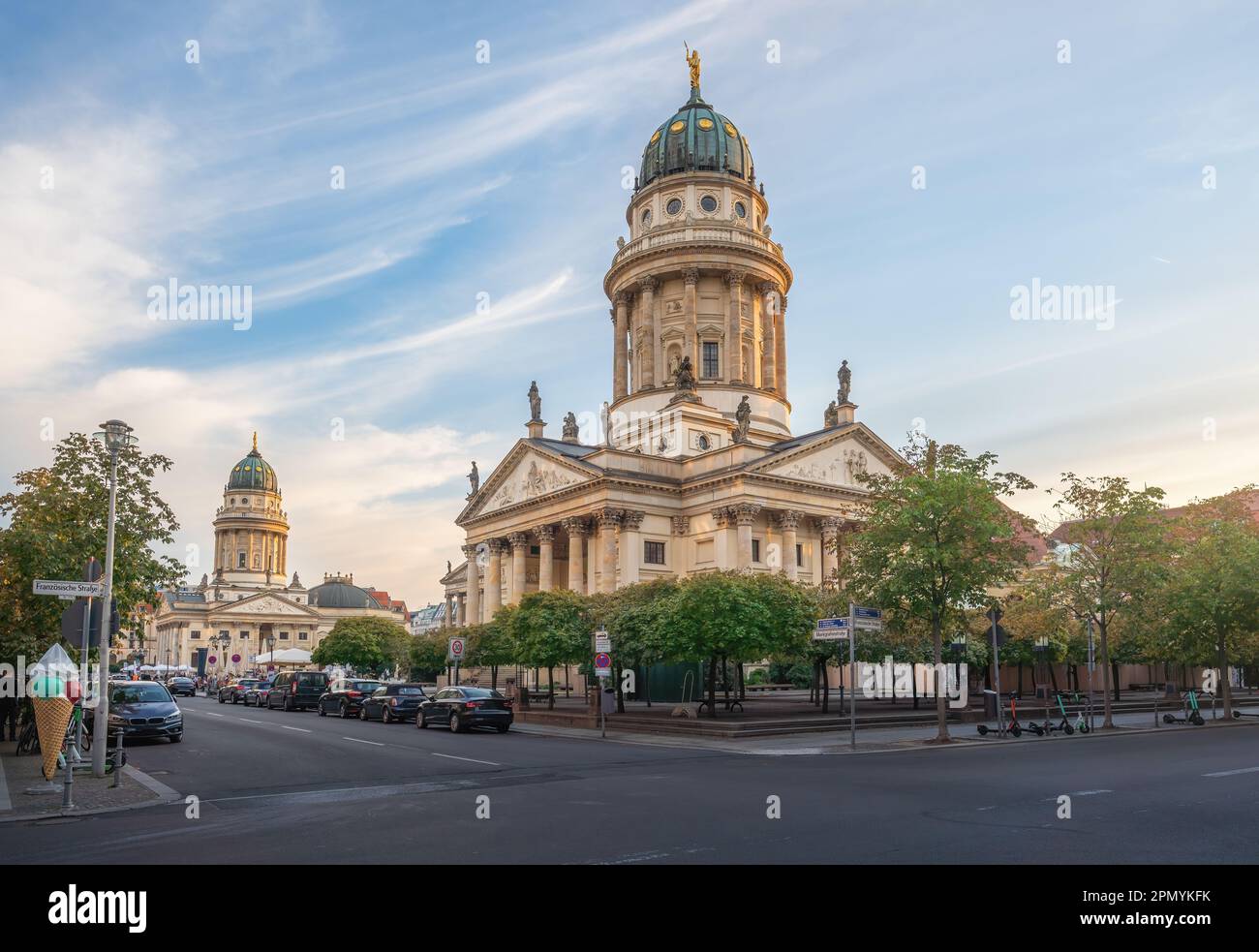 Französischer und deutscher Dom am Gendarmenmarkt - Berlin, Deutschland Stockfoto