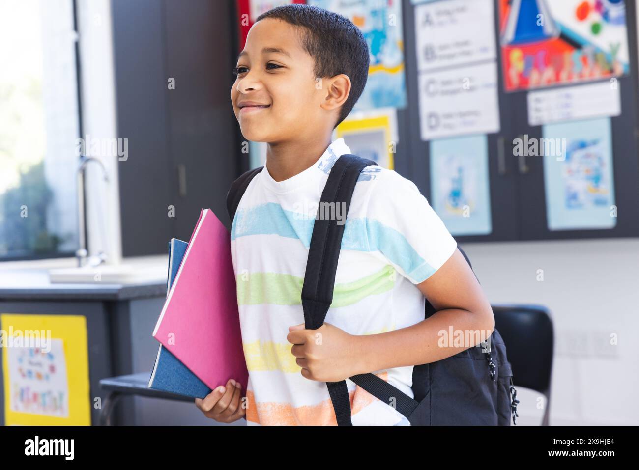 Birassischer Junge bereit für die Schule Stockfoto