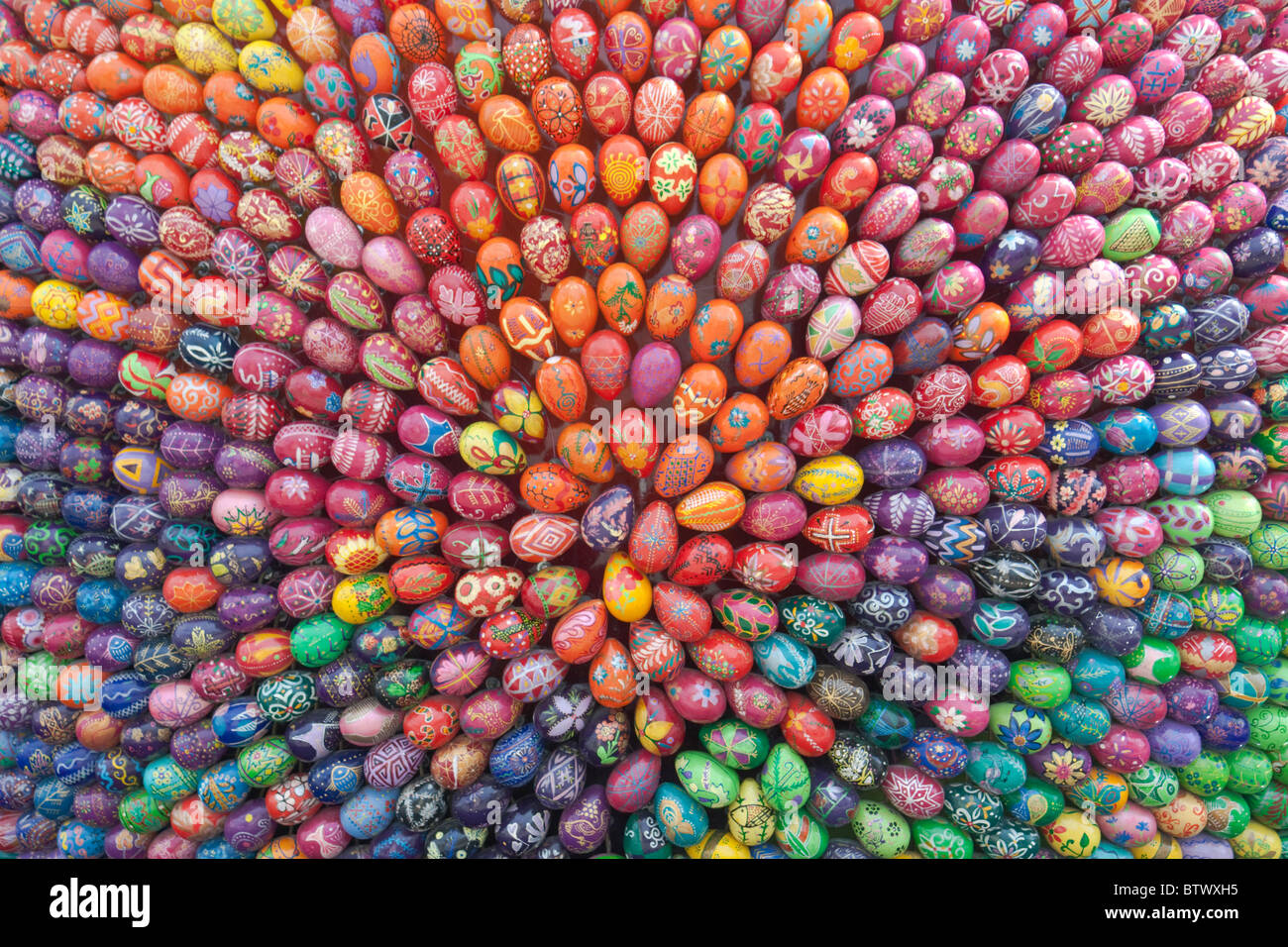 Bunte Hand bemalte Ostereier Stockfoto