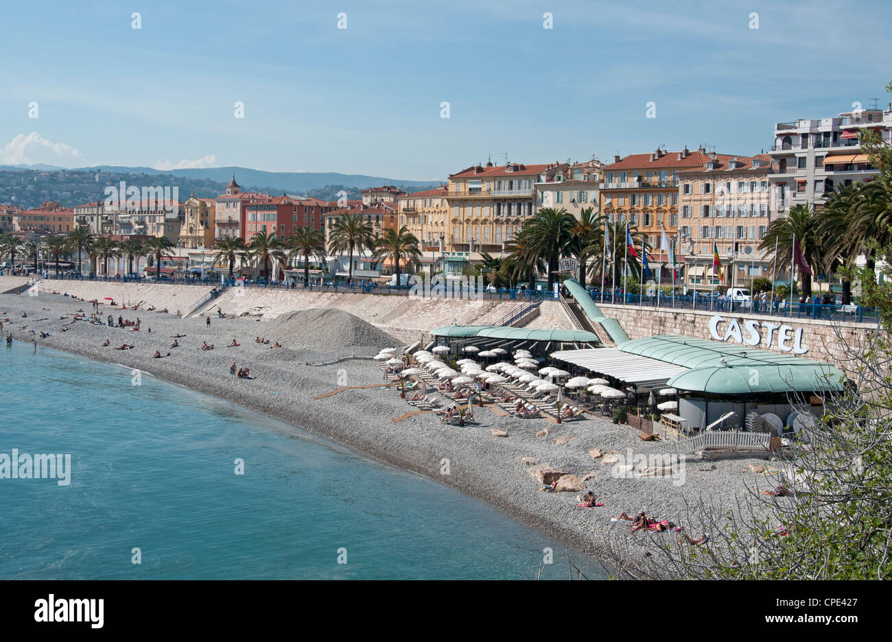 Der Strand und die Promenade des Anglais in Nizza Provence Südfrankreich Stockfoto